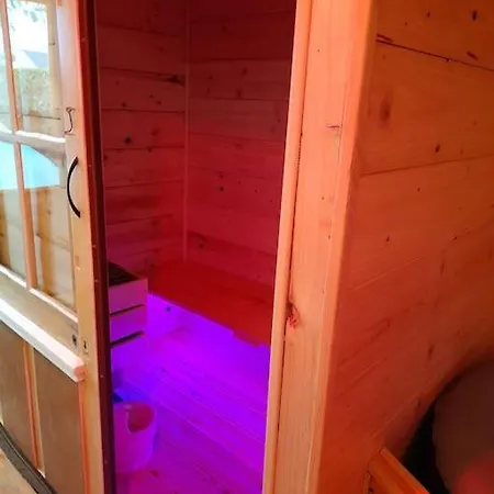 Maisonnette Duplex Avec Jacuzzi/sauna Attenant *